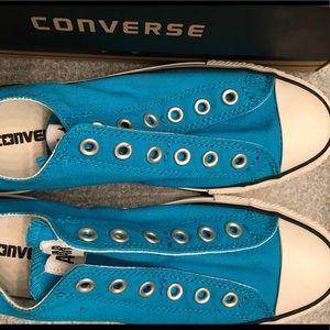 Brand New Converse sneakers, blue size 8